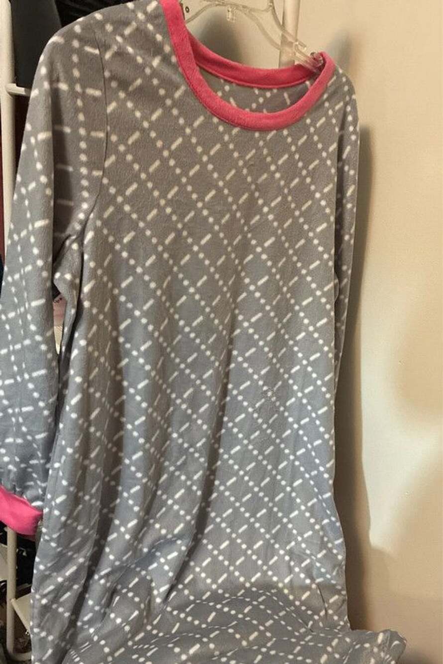 Women’s medium long fleece nightgown gray pink white cuddl duds comfortcode